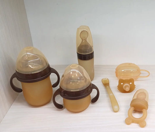 طقم رضاعة وتغذية للأطفال من 6 قطع